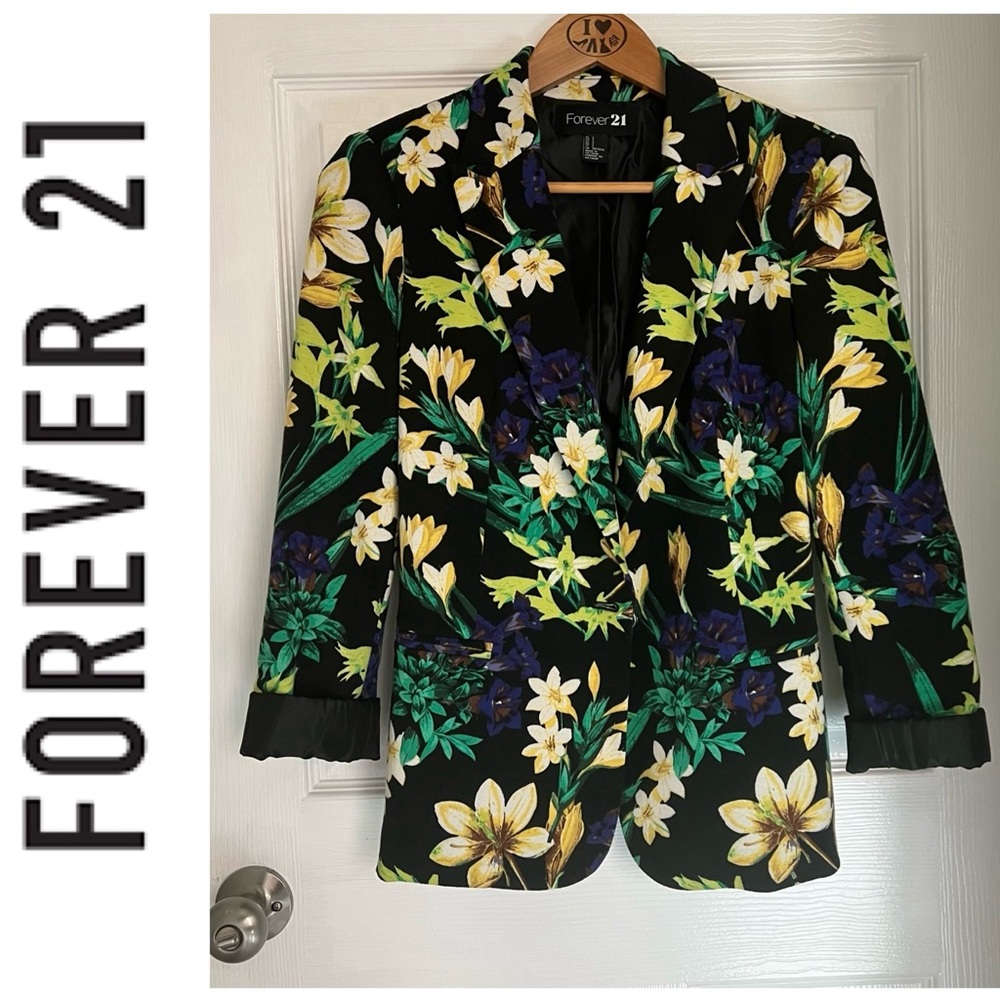 ✨Floral blazer Black/Green size S small✨